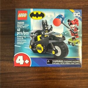 new in box - LEGO Batman and Harley Quinn Action Set
